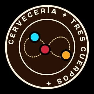 Sello de Cervecería Tres Cuerpos: tres cuerpos en una órbita en forma de ocho